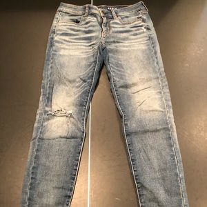 american eagle mom jeans
